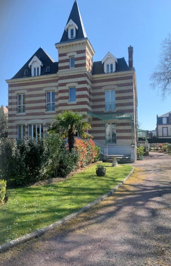 Cosy Dans Avec Piscine, Proche Du Centre Et De La Appartement